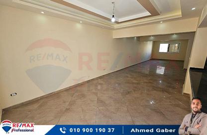 Apartment - 3 Bedrooms - 2 Bathrooms for sale in Shaarawy St. - Laurent - Hay Sharq - Alexandria