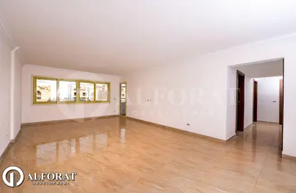 Apartment - 3 Bedrooms - 3 Bathrooms for sale in Smouha Square - Smouha - Hay Sharq - Alexandria