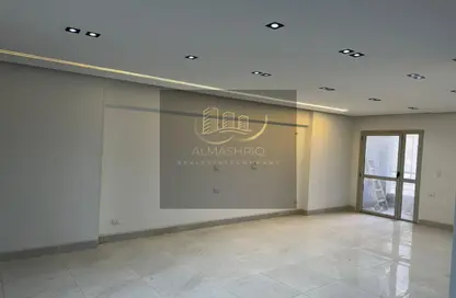 Office Space - Studio - 2 Bathrooms for rent in Crystal Plaza - Zahraa El Maadi - Hay El Maadi - Cairo