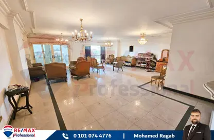 Apartment - 3 Bedrooms - 3 Bathrooms for sale in Al Geish Road - Glim - Hay Sharq - Alexandria