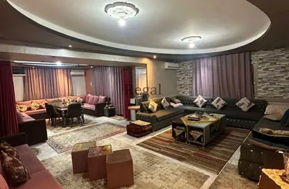 Apartment - 3 Bedrooms - 2 Bathrooms for sale in Mohammed Al Maqref St. - 6th Zone - Nasr City - Cairo