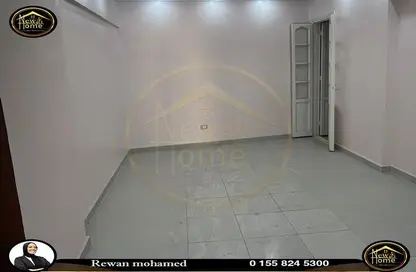 Apartment - 3 Bedrooms - 1 Bathroom for sale in Khaled Ibn Al Walid St. - Miami - Hay Awal El Montazah - Alexandria