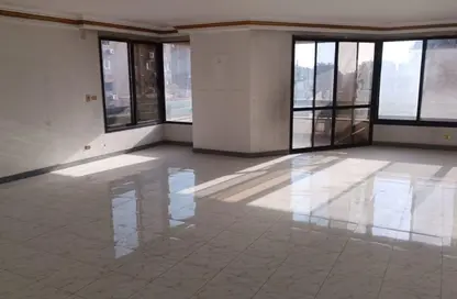 Apartment - 3 Bedrooms - 2 Bathrooms for sale in 8th Zone - Nasr City - Cairo