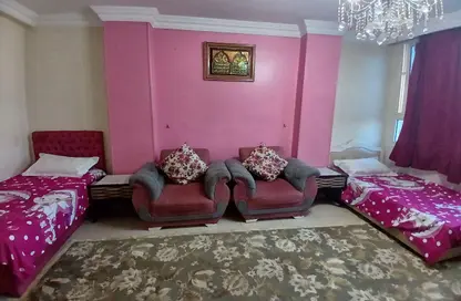 Apartment - 2 Bedrooms - 1 Bathroom for rent in Cornish El Nile St. - Maadi - Hay El Maadi - Cairo