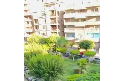 Apartment - 2 Bedrooms - 1 Bathroom for sale in Mostafa Ragab St. - Ard El Golf - Heliopolis - Masr El Gedida - Cairo