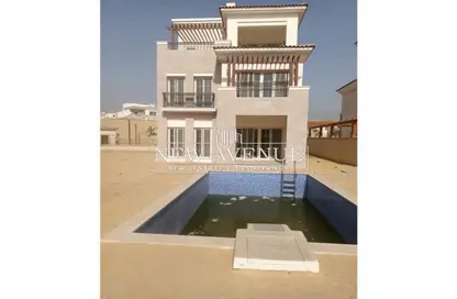 Villa - 3 Bedrooms - 4 Bathrooms for sale in Street Of Dreams - Uptown Cairo - Mokattam - Cairo