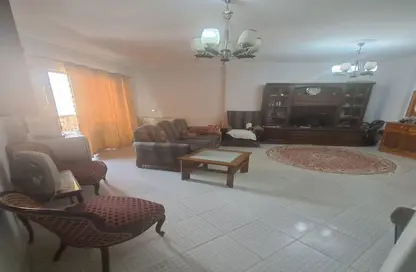 Apartment - 2 Bedrooms - 2 Bathrooms for sale in Maadi Gardens - Maadi - Hay El Maadi - Cairo