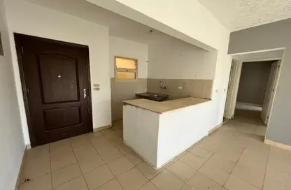 Apartment - 2 Bedrooms - 1 Bathroom for sale in Al Mostakbal - 12th District - Sheikh Zayed City - Giza