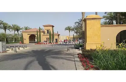 Villa - 5 Bedrooms - 4 Bathrooms for sale in Levana - Uptown Cairo - Mokattam - Cairo