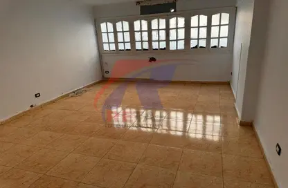 Apartment - 3 Bedrooms - 2 Bathrooms for sale in Ahmed Fakhry St. - 6th Zone - Nasr City - Cairo