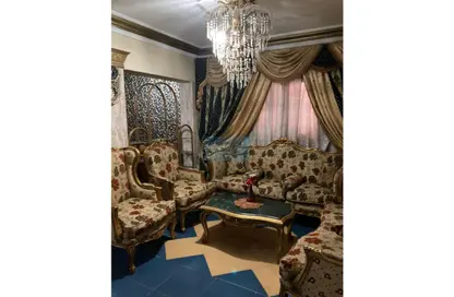 Apartment - 3 Bedrooms - 1 Bathroom for rent in Moez Al Dawla St. - 6th Zone - Nasr City - Cairo