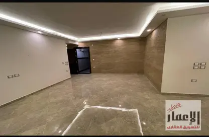 Apartment - 3 Bedrooms - 2 Bathrooms for sale in 16th District - Sheikh Zayed City - Giza