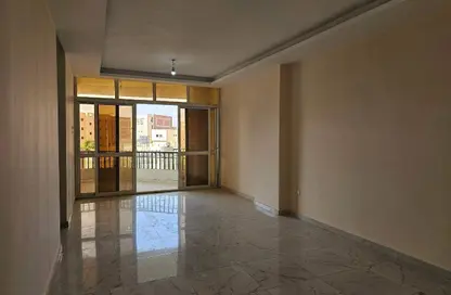 Apartment - 3 Bedrooms - 2 Bathrooms for rent in 2nd Area - Shorouk City - Cairo