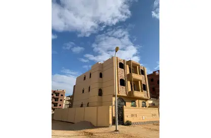 Whole Building - Studio - 2 Bathrooms for sale in 15th District - 10th of Ramadan City - Sharqia