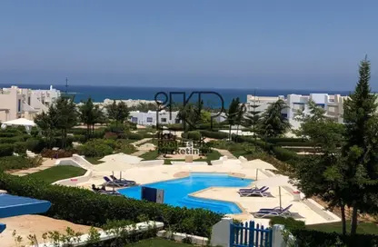 Chalet - 2 Bedrooms - 2 Bathrooms for rent in Mountain View - Ras Al Hekma - North Coast