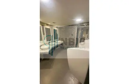 Clinic - Studio - 1 Bathroom for sale in Maadi - Hay El Maadi - Cairo