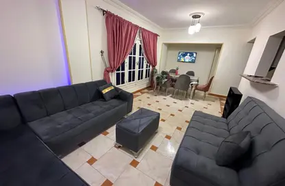 Apartment - 2 Bedrooms - 1 Bathroom for rent in Maadi - Hay El Maadi - Cairo