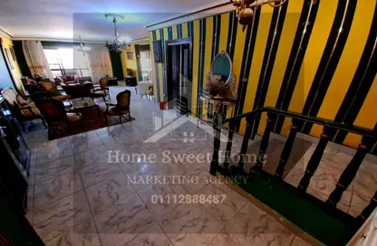 Apartment - 3 Bedrooms - 2 Bathrooms for sale in Fareed Semeika St. - El Hegaz Square - El Nozha - Cairo