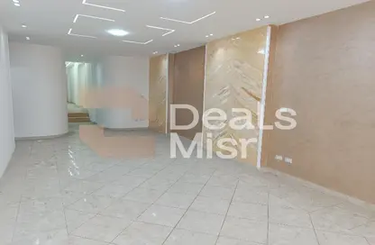 Apartment - 3 Bedrooms - 1 Bathroom for sale in Khalil Hamada St. - Miami - Hay Awal El Montazah - Alexandria