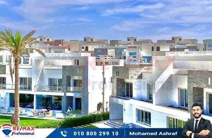 Chalet - 2 Bedrooms - 2 Bathrooms for sale in Sea View - Ras Al Hekma - North Coast