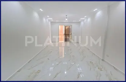 Apartment - 3 Bedrooms - 3 Bathrooms for sale in Ahmed Kamha St. - Ibrahimia - Hay Wasat - Alexandria