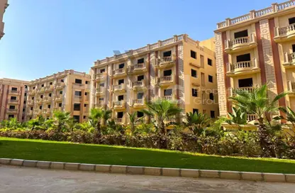 Apartment - 3 Bedrooms - 2 Bathrooms for sale in Al Ashrafiya - North Investors Area - New Cairo City - Cairo