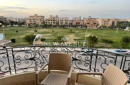 Apartment - 3 Bedrooms - 2 Bathrooms for sale in Orouba Axis - Area A - Ganoob El Acadimia - New Cairo City - Cairo