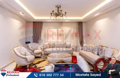 Apartment - 4 Bedrooms - 2 Bathrooms for sale in Victor Ammanuel Square - Smouha - Hay Sharq - Alexandria