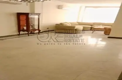 Apartment - 3 Bedrooms - 1 Bathroom for rent in Taha Hussein St. - Zamalek - Cairo