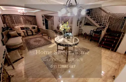 Duplex - 5 Bedrooms - 3 Bathrooms for sale in Nabil Al Wakkad St. - Ard El Golf - Heliopolis - Masr El Gedida - Cairo