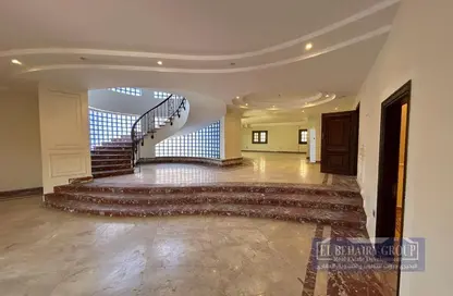 Duplex - 6 Bedrooms - 4 Bathrooms for rent in Ganoob El Acadimia - New Cairo City - Cairo