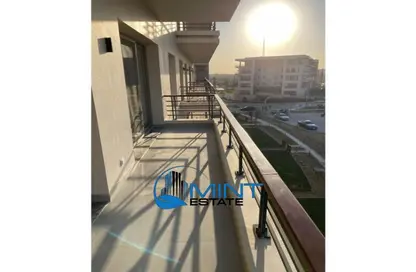 Apartment - 3 Bedrooms - 3 Bathrooms for sale in The Fourteen Golf Residences - Uptown Cairo - Mokattam - Cairo