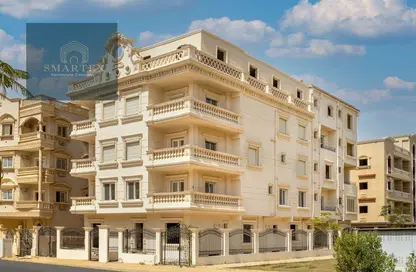 Apartment - 3 Bedrooms - 1 Bathroom for sale in 3rd Neighborhood - 8th Area - Shorouk City - Cairo