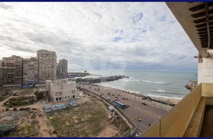 Apartment - 3 Bedrooms - 3 Bathrooms for sale in Al Geish Road - Glim - Hay Sharq - Alexandria