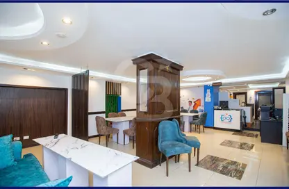 Apartment - 5 Bedrooms - 2 Bathrooms for sale in Abdel Salam Aref St. - Laurent - Hay Sharq - Alexandria