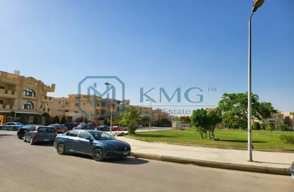 Apartment - 3 Bedrooms - 3 Bathrooms for sale in Al Shaimaa St. - Area F - Ganoob El Acadimia - New Cairo City - Cairo