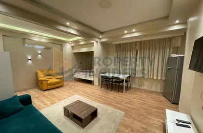 Apartment - 1 Bathroom for rent in Ahmed Heshmat St. - Zamalek - Cairo