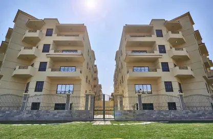 Apartment - 3 Bedrooms - 2 Bathrooms for sale in 4th Neighborhood - 2nd Area - Shorouk City - Cairo