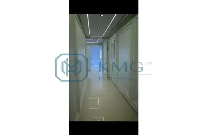 Apartment - 4 Bedrooms - 3 Bathrooms for sale in Doctor Ahmed Okasha St. - El Banafseg 6 - El Banafseg - New Cairo City - Cairo