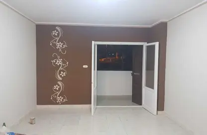 Apartment - 2 Bedrooms - 1 Bathroom for sale in 16th District - Sheikh Zayed City - Giza