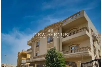 Villa for sale in Farouk Negm St. - Area E - Ganoob El Acadimia - New Cairo City - Cairo