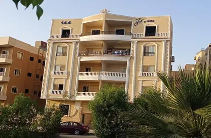 Apartment - 3 Bedrooms - 3 Bathrooms for sale in 8th Area - Shorouk City - Cairo