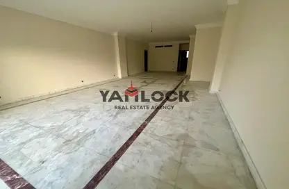 Apartment - 3 Bedrooms - 2 Bathrooms for sale in Abo Mousa Al Ashaari St. - The 1st Settlement - New Cairo City - Cairo