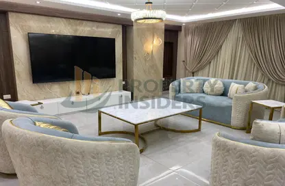 Apartment - 3 Bedrooms - 3 Bathrooms for rent in Al Hassan St. - Dokki - Giza