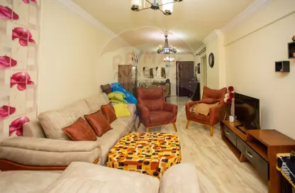 Apartment - 2 Bedrooms - 1 Bathroom for sale in Tamazin St. - Fleming - Hay Sharq - Alexandria