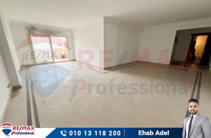 Apartment - 4 Bedrooms - 2 Bathrooms for sale in Albert Al Awal St. - Smouha - Hay Sharq - Alexandria