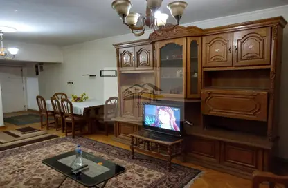 Apartment - 2 Bedrooms - 1 Bathroom for rent in Zahraa Al Maadi St. - Degla - Hay El Maadi - Cairo