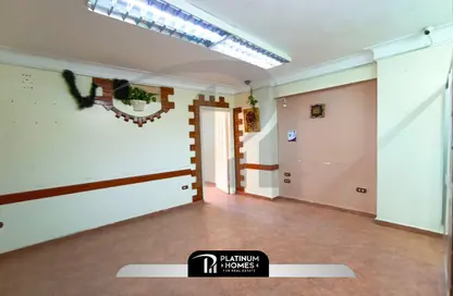 Clinic - Studio - 1 Bathroom for sale in Omar Lotfy St. - Ibrahimia - Hay Wasat - Alexandria