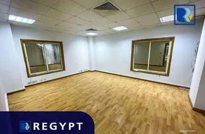 Office Space - Studio - 3 Bathrooms for rent in Al Laselky St. - El Laselky - New Maadi - Hay El Maadi - Cairo