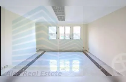 Medical Facility - Studio - 1 Bathroom for rent in Omar Lotfy St. - Sporting - Hay Sharq - Alexandria